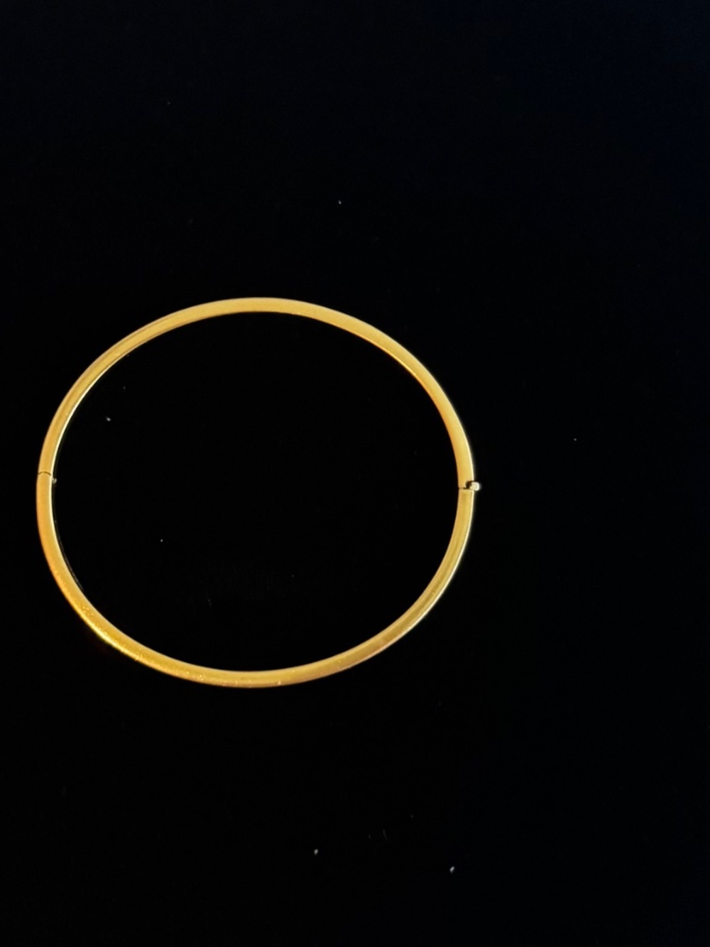 ROBERTO COIN - 18K Yellow Gold Oval Hinge Slim Bangle - Picture 2 of 12